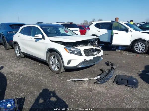 WDCTG4GB8GJ217818 2016 MERCEDES-BENZ GLA-KLASSE - Image 1
