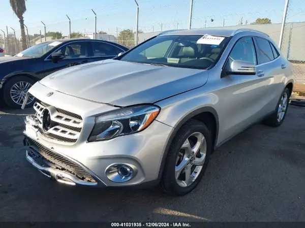 WDCTG4GB8JJ521027 2018 MERCEDES-BENZ GLA-KLASSE - Image 2