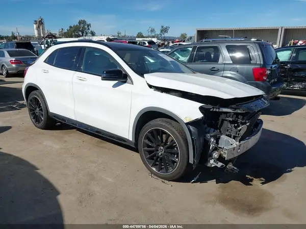WDCTG4GBXKU007986 2019 MERCEDES-BENZ GLA-KLASSE - Image 1