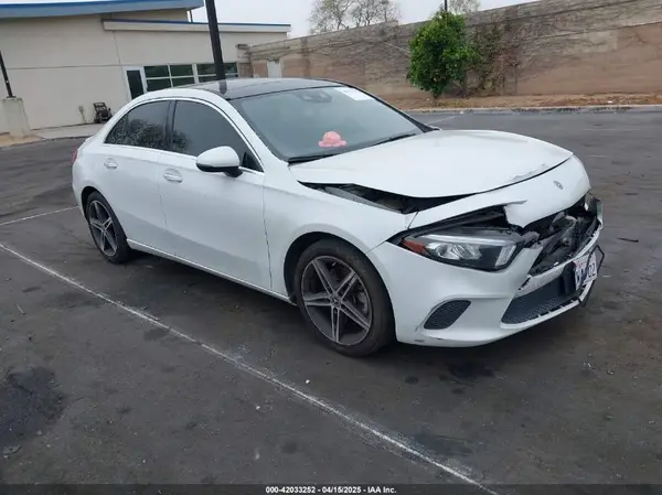 WDD3G4EB3KW027838 2019 MERCEDES-BENZ A-KLASSE - Image 1