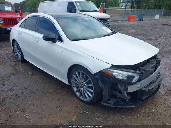 WDD3G4EB4KW013284 2019 MERCEDES-BENZ A-KLASSE - Image 1