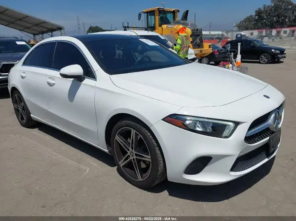 WDD3G4EB5KW026352 2019 MERCEDES-BENZ A-KLASSE - Image 1