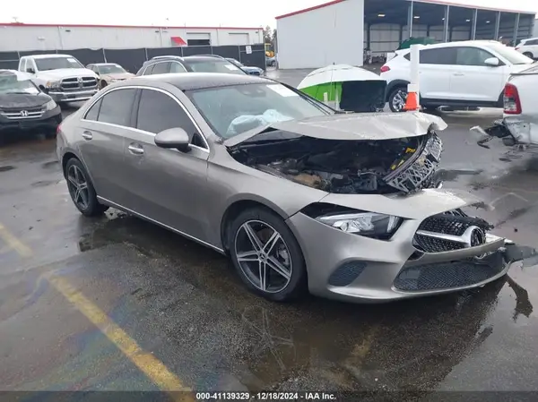 WDD3G4EB7KW001372 2019 MERCEDES-BENZ A-KLASSE - Image 1