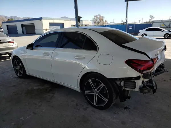 WDD3G4EB8KW022263 2019 MERCEDES-BENZ A-KLASSE - Image 2