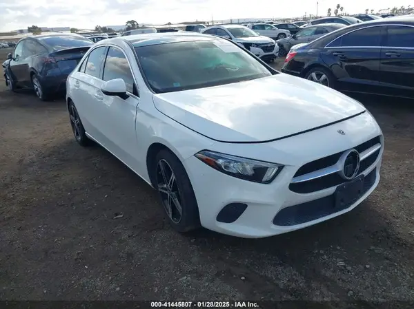 WDD3G4EBXKW006999 2019 MERCEDES-BENZ A-KLASSE - Image 1