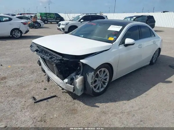 WDD3G4FB9KW020200 2019 MERCEDES-BENZ A-KLASSE - Image 2