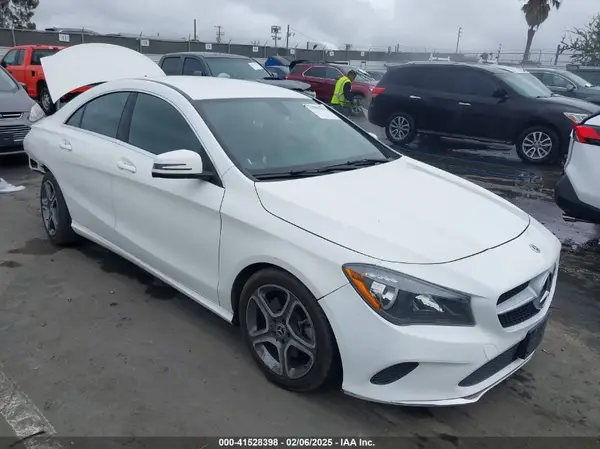 WDDSJ4EB0JN677342 2018 MERCEDES-BENZ CLA-KLASSE - Image 1