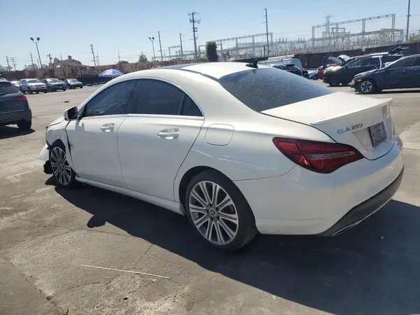 WDDSJ4EB1JN546811 2018 MERCEDES-BENZ CLA-KLASSE - Image 2