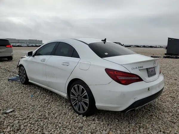 WDDSJ4EB2JN633861 2018 MERCEDES-BENZ CLA-KLASSE - Image 2
