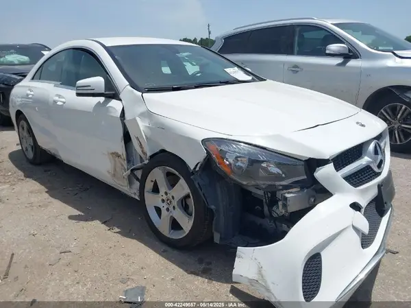 WDDSJ4EB2KN719639 2019 MERCEDES-BENZ CLA-KLASSE - Image 1