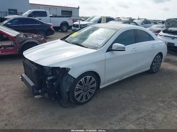 WDDSJ4EB4JN676582 2018 MERCEDES-BENZ CLA-KLASSE - Image 2