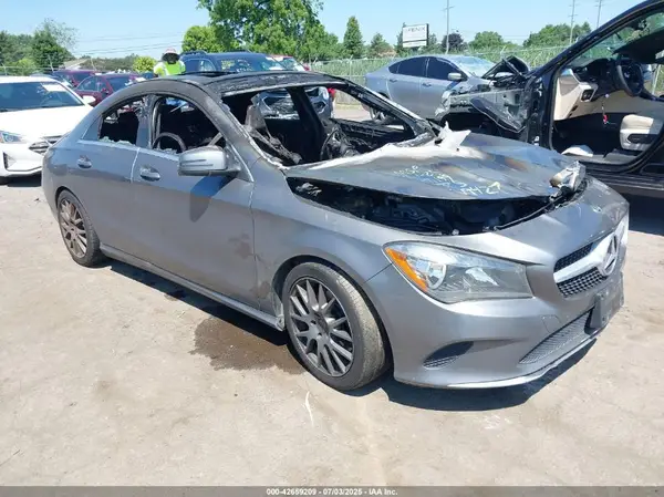 WDDSJ4GB4JN579427 2018 MERCEDES-BENZ CLA-KLASSE - Image 1