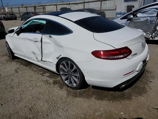 WDDWJ4JB2JF624045 2018 MERCEDES-BENZ C-KLASSE - Image 2