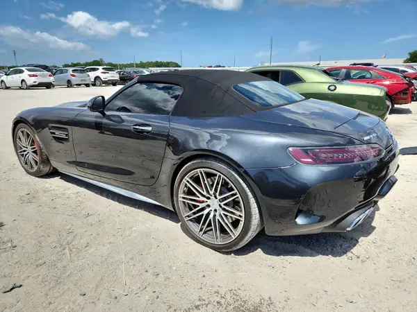 WDDYK8AA7LA025890 2020 MERCEDES-BENZ AMG GT - Image 2