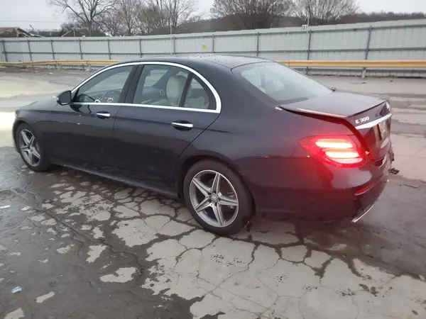 WDDZF4JB0HA035615 2017 MERCEDES-BENZ E-KLASSE - Image 2