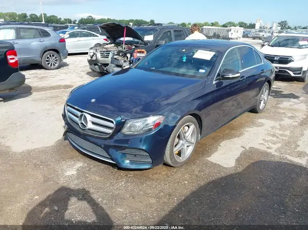 WDDZF4JB0HA042290 2017 MERCEDES-BENZ E-KLASSE - Image 2