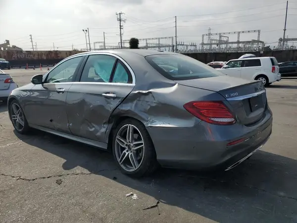WDDZF4JB0HA171176 2017 MERCEDES-BENZ E-KLASSE - Image 2