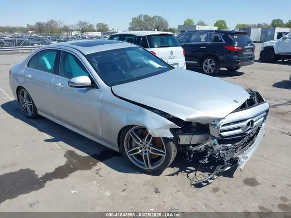 WDDZF4JB0JA472648 2018 MERCEDES-BENZ E-KLASSE - Image 1