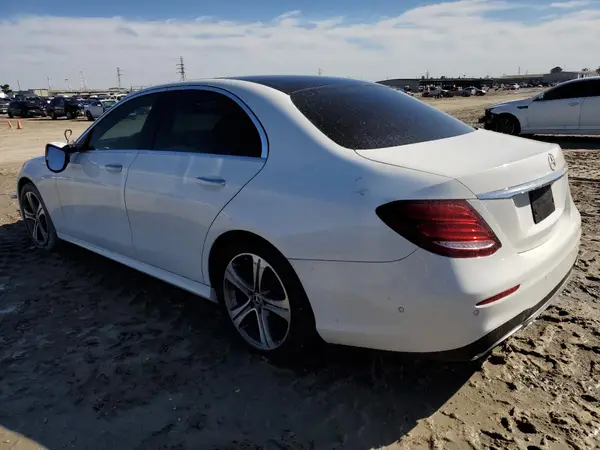 WDDZF4JB0KA533515 2019 MERCEDES-BENZ E-KLASSE - Image 2