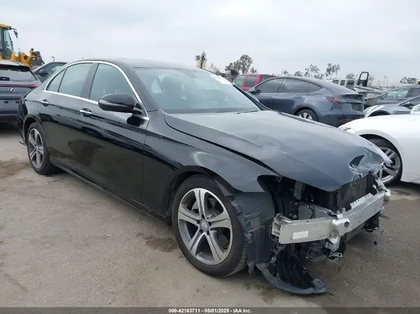 WDDZF4JB0KA639270 2019 MERCEDES-BENZ E-KLASSE - Image 1