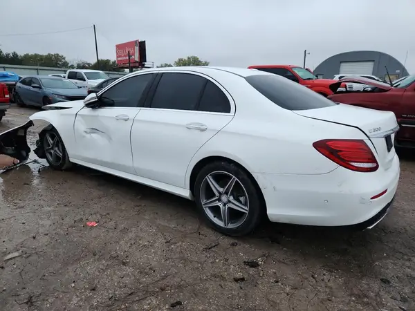 WDDZF4JB1HA007581 2017 MERCEDES-BENZ E-KLASSE - Image 2