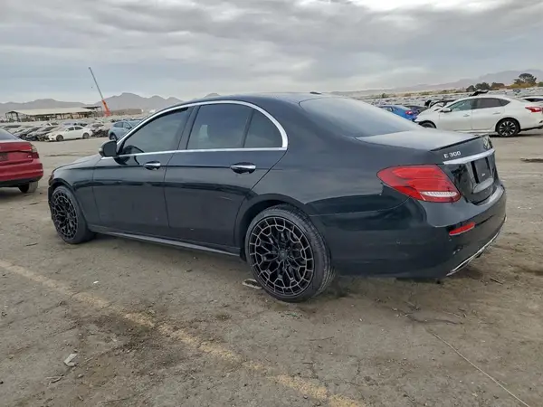 WDDZF4JB1HA034666 2017 MERCEDES-BENZ E-KLASSE - Image 2