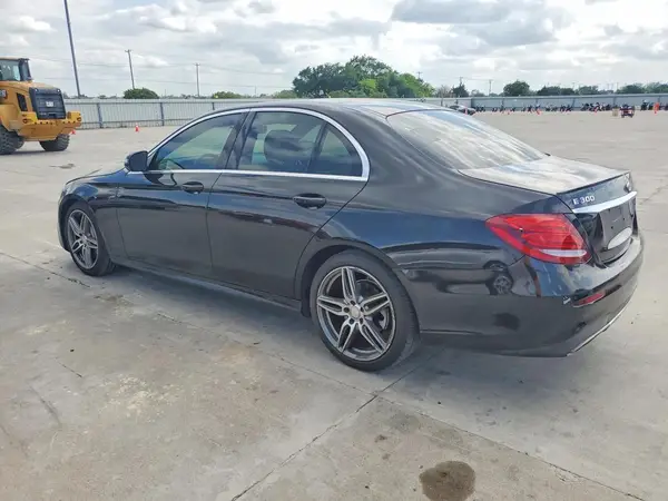 WDDZF4JB1HA040242 2017 MERCEDES-BENZ E-KLASSE - Image 2