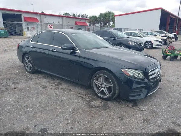 WDDZF4JB1HA055579 2017 MERCEDES-BENZ E-KLASSE - Image 1