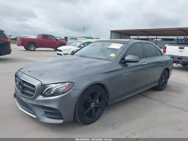 WDDZF4JB1HA080742 2017 MERCEDES-BENZ E-KLASSE - Image 2