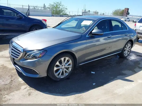 WDDZF4JB1HA169159 2017 MERCEDES-BENZ E-KLASSE - Image 2