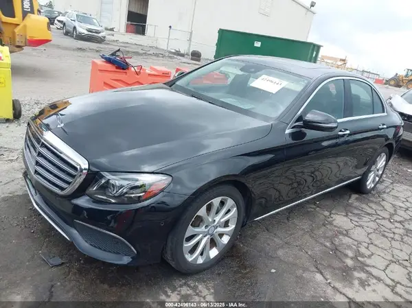 WDDZF4JB1HA216433 2017 MERCEDES-BENZ E-KLASSE - Image 2