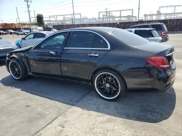 WDDZF4JB1JA309572 2018 MERCEDES-BENZ E-KLASSE - Image 2
