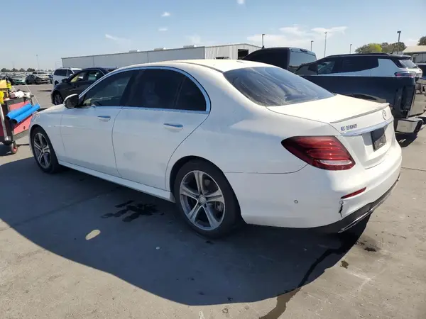 WDDZF4JB1JA340143 2018 MERCEDES-BENZ E-KLASSE - Image 2