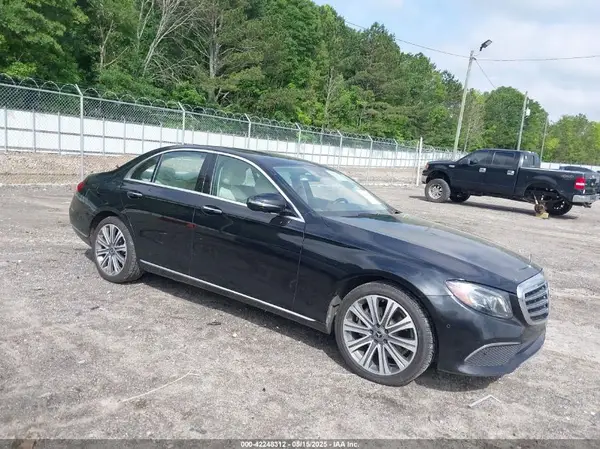 WDDZF4JB1KA580990 2019 MERCEDES-BENZ E-KLASSE - Image 1