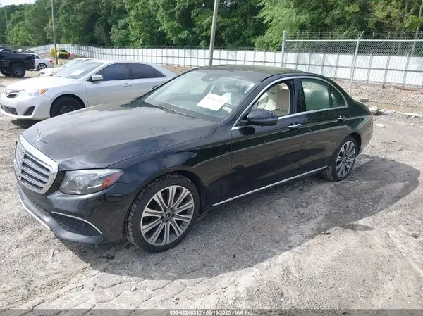 WDDZF4JB1KA580990 2019 MERCEDES-BENZ E-KLASSE - Image 2