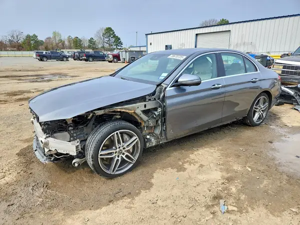 WDDZF4JB1KA592802 2019 MERCEDES-BENZ E-KLASSE - Image 1