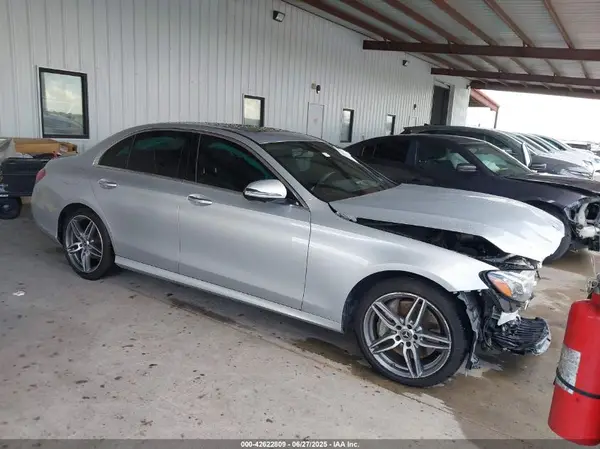 WDDZF4JB1KA594002 2019 MERCEDES-BENZ E-KLASSE - Image 1