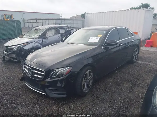 WDDZF4JB2HA066980 2017 MERCEDES-BENZ E-KLASSE - Image 2