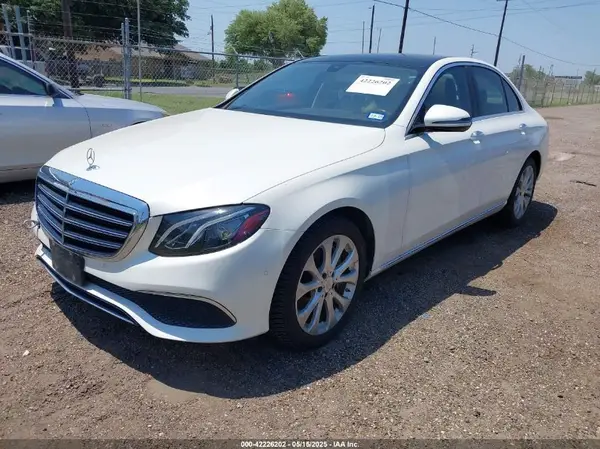 WDDZF4JB2HA076604 2017 MERCEDES-BENZ E-KLASSE - Image 2