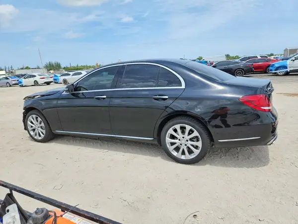 WDDZF4JB2HA078613 2017 MERCEDES-BENZ E-KLASSE - Image 2