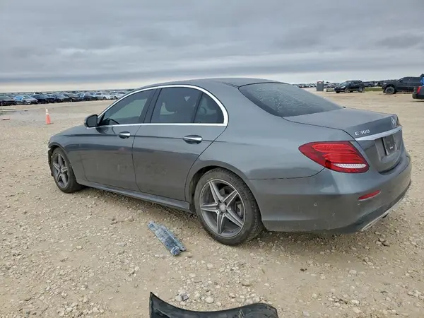 WDDZF4JB2HA083729 2017 MERCEDES-BENZ E-KLASSE - Image 2