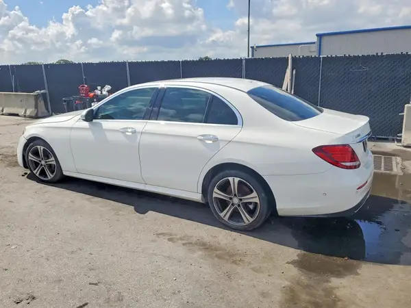 WDDZF4JB2HA104451 2017 MERCEDES-BENZ E-KLASSE - Image 2