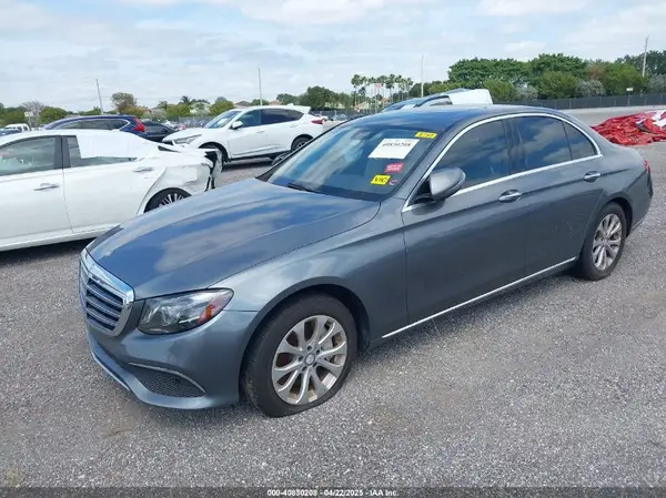 WDDZF4JB2HA137353 2017 MERCEDES-BENZ E-KLASSE - Image 2