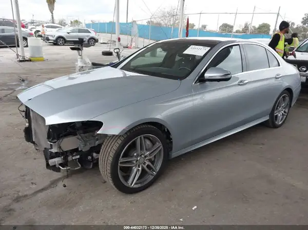 WDDZF4JB2HA191185 2017 MERCEDES-BENZ E-KLASSE - Image 2