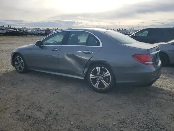 WDDZF4JB2HA238263 2017 MERCEDES-BENZ E-KLASSE - Image 2