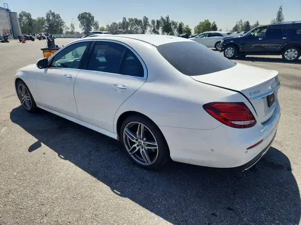 WDDZF4JB2HA262157 2017 MERCEDES-BENZ E-KLASSE - Image 2