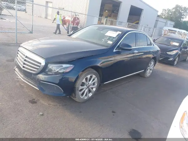 WDDZF4JB2HA270484 2017 MERCEDES-BENZ E-KLASSE - Image 2