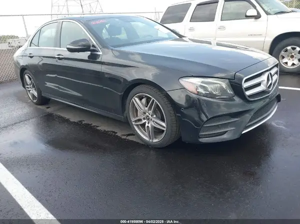 WDDZF4JB2KA490456 2019 MERCEDES-BENZ E-KLASSE - Image 1