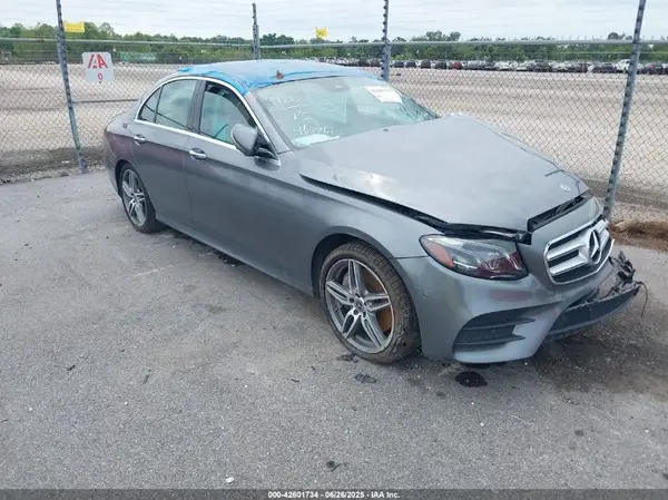 WDDZF4JB2KA605928 2019 MERCEDES-BENZ E-KLASSE - Image 1