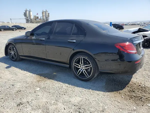 WDDZF4JB2KA611308 2019 MERCEDES-BENZ E-KLASSE - Image 2